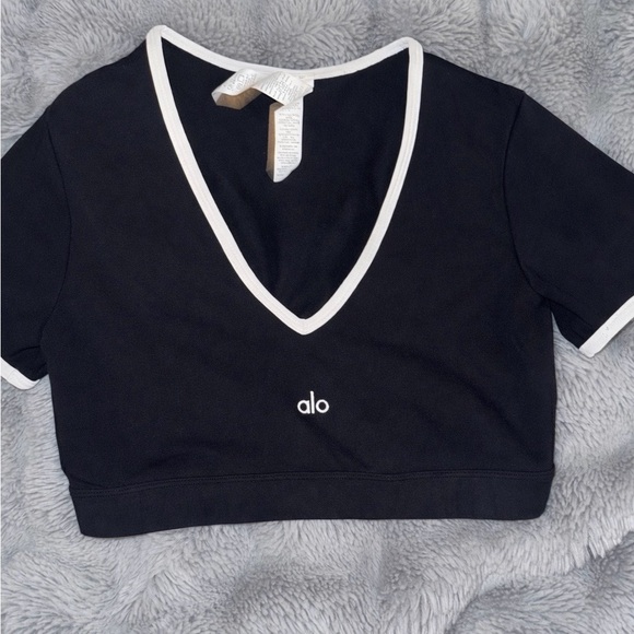 Alo Yoga airbrush race pace short sleeve- black size medium - Picture 2 of 3